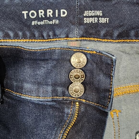 Torrid Jegging Jeans Super Soft Skinny High Rise Dark Wash Stretch Size 16 Short - Picture 4 of 8